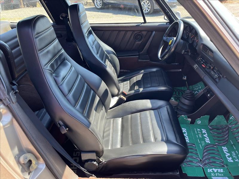 Porsche 911 3.0 SC HISTORICKÉ VOZIDLO - fotka 11 z 40