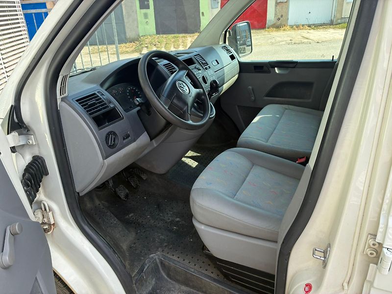 Volkswagen Transporter (2006) 2.5TDi, 96KW, 4X4, 5 MÍST - fotka 12 z 15