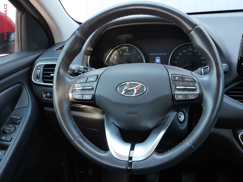 Hyundai i30 (2020) 1.5 DPi, ČR, servis.kniha, AC - fotka 11 z 20