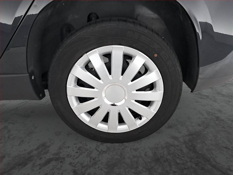 Peugeot 2008 (2018) 1.2 PureTech, Serv.kniha - fotka 14 z 16