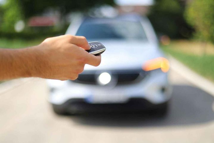 Vybitý klíček? Jsou možnosti, jak odemknout auto