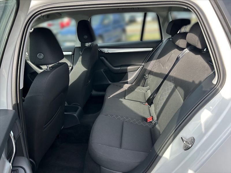 Škoda Octavia 1,6 TDI 85 Active - fotka 8 z 11