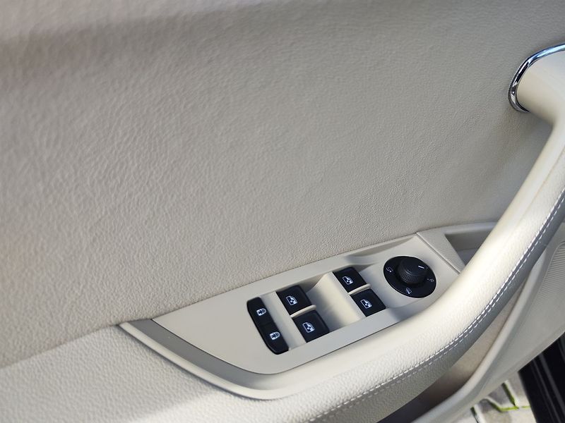 Škoda Superb 2.0 TDI/147kW Style DSG 4x4 - fotka 32 z 34