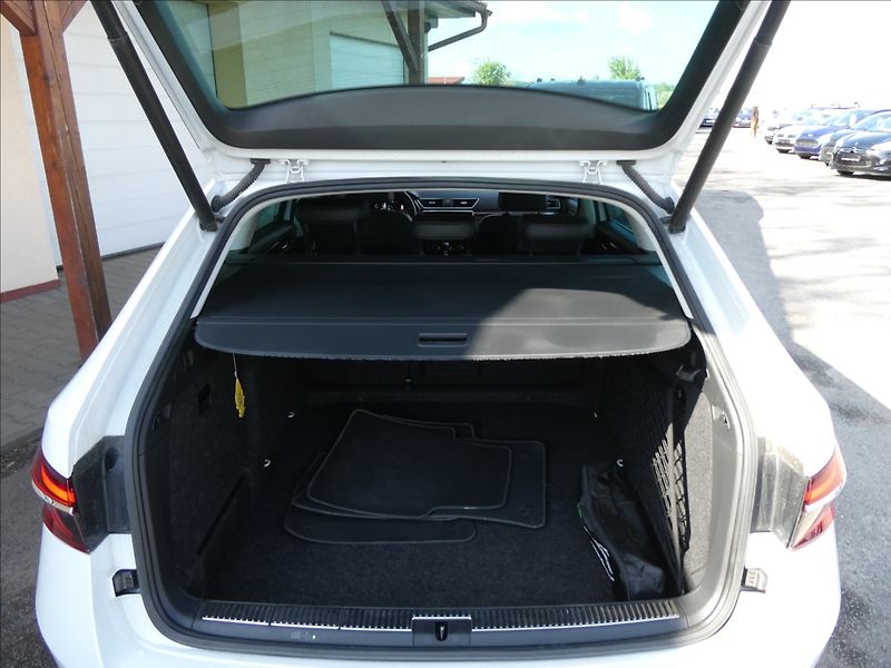 Škoda Superb 2,0 TDi 147kW SCOUT,DSG,4x4,DP - fotka 15 z 49