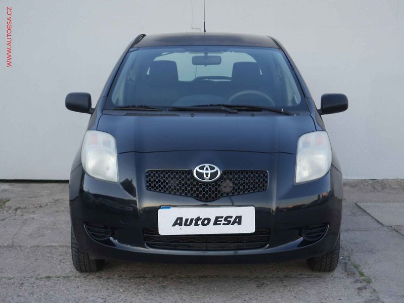 Toyota Yaris (2007) 1.0 i - fotka 2 z 13
