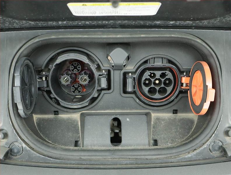 Nissan Leaf (2019) 40 kWh, SoH 85%, Automat - fotka 17 z 18