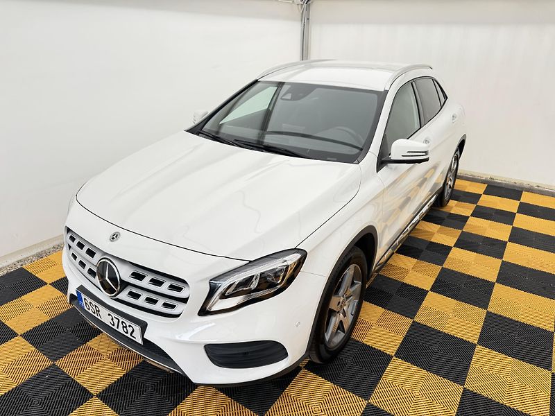Mercedes-Benz GLA 220i*135kw*4x4*CZ*AMG - fotografie inzerátu