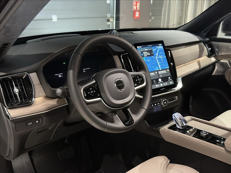 Volvo XC90 (2026) 2,0 T8  Ultra Bright - fotka 17 z 22
