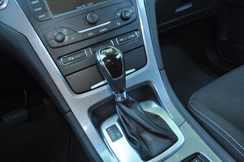 Ford Mondeo 2.0TDCi 103kW KOMBI Automat - fotka 14 z 21