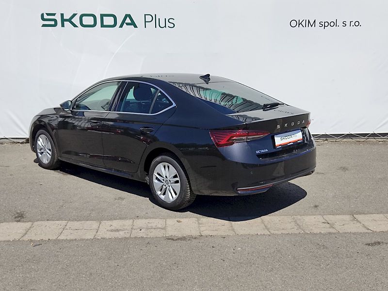 Škoda Octavia (2025) Top Selection 1,5 Tsi 110 Kw D - fotka 32 z 36
