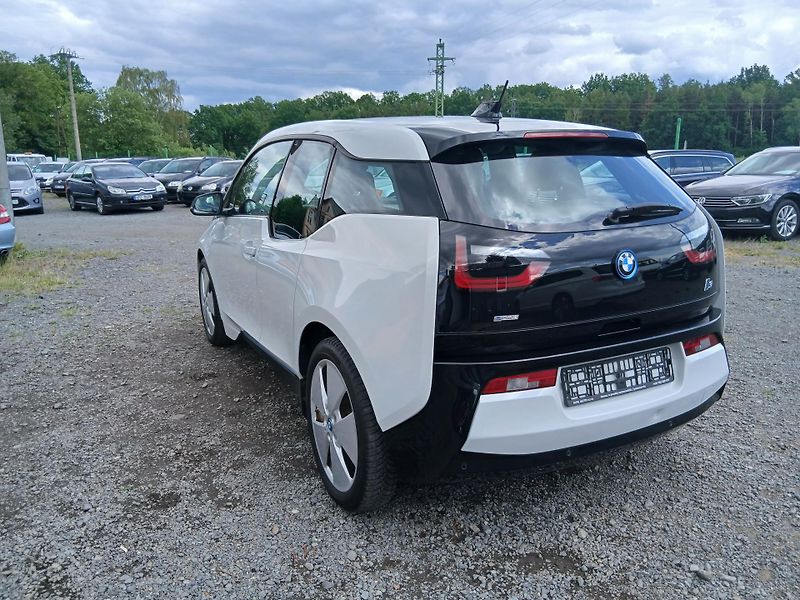 BMW i3 125 kW, 86tis km - fotka 15 z 47