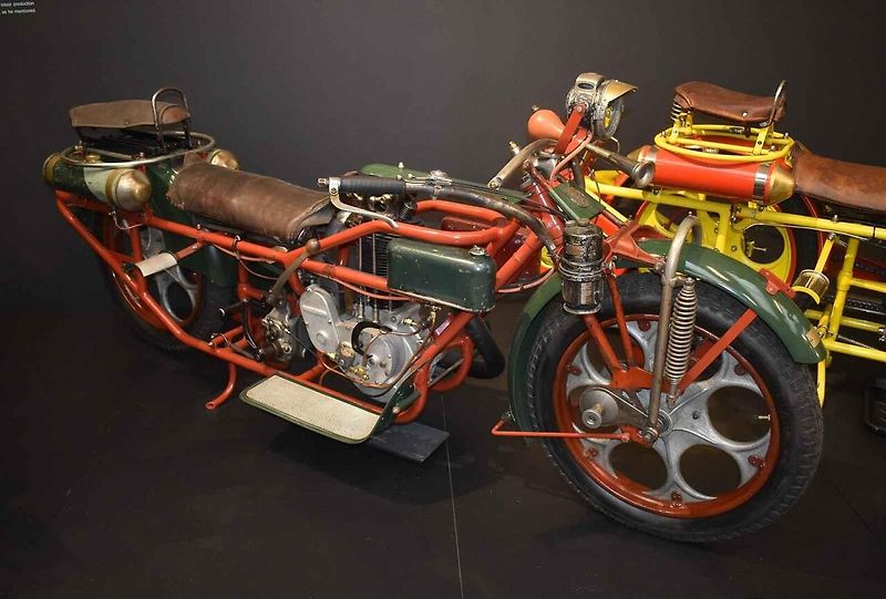 Cestovní z roku 1930.