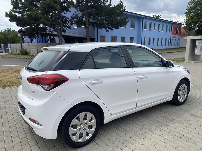 Hyundai i20 1.2i SELECT,NAJ.76TIS.KM!! - fotka 5 z 32