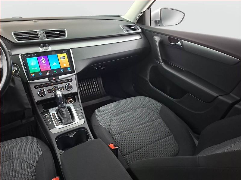 Volkswagen Passat (2012) 2.0 TDI, Automat, Xenony - fotka 8 z 19