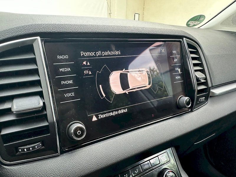 Škoda Karoq (2021) 1.0 TSI 81 kW Ambition - fotka 14 z 23