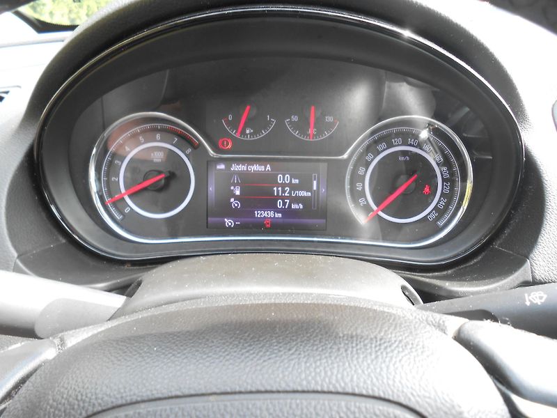 Opel Insignia 1.8I,klima,výhřev,KOUPENO V ČR - fotka 24 z 30