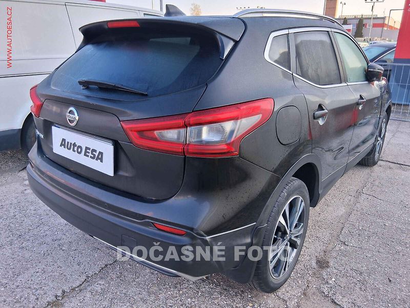 Nissan Qashqai (2019) 1.5dCi, 2.maj,ČR, LED, navi - fotka 2 z 3
