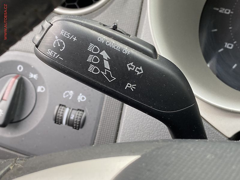 Seat Ibiza (2009) 1.9 TDi, AC - fotka 13 z 17