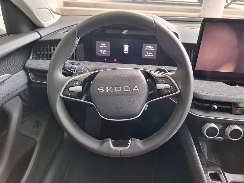 Škoda Superb (2025) COMBI SELECTION TD 110/2.0 A7F - fotka 14 z 40