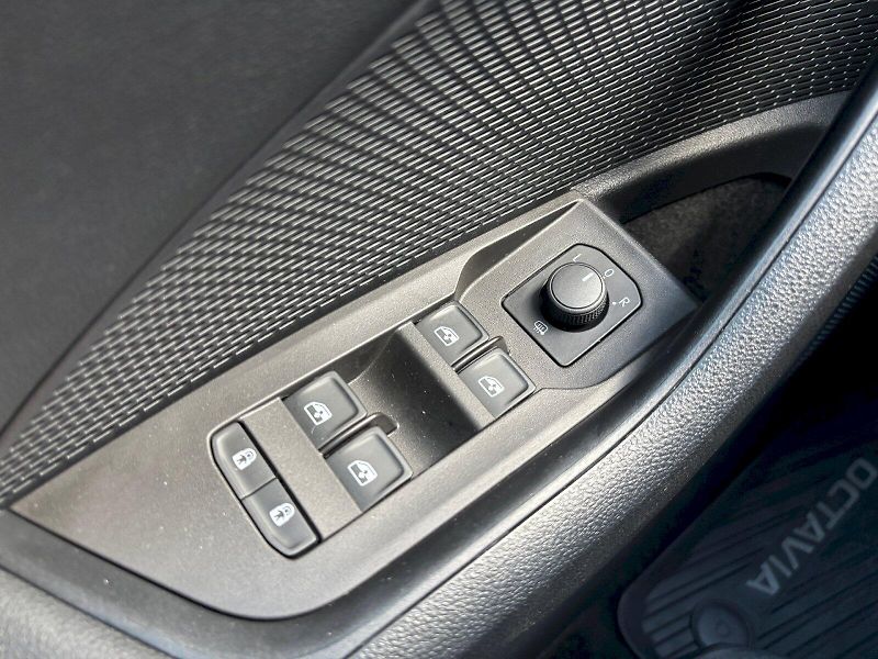 Škoda Octavia (2021) 2.0 TDI 85kW Ambition Plus - fotka 10 z 35
