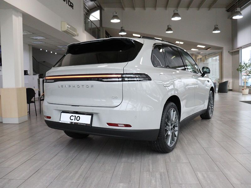 Leapmotor C10 REEV (2025) Design Hybrid EV - fotka 4 z 15