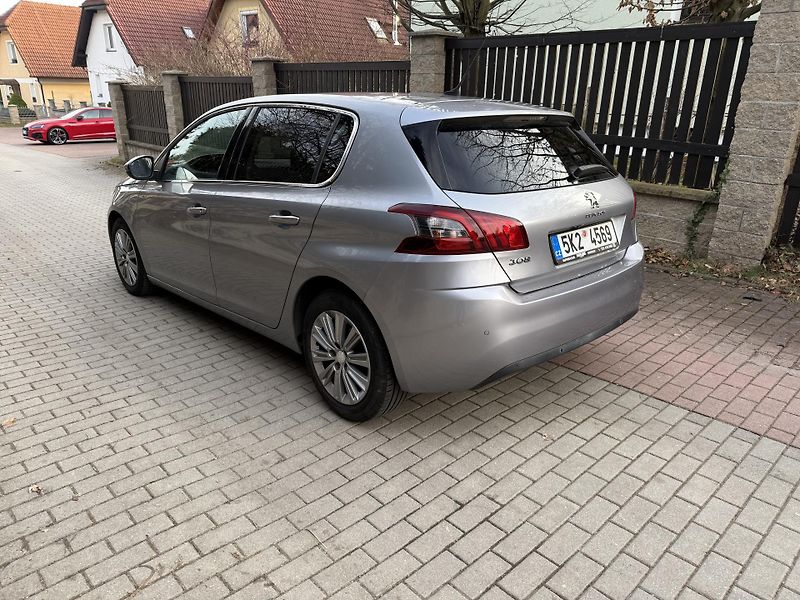 Peugeot 308 (2018) - fotka 3 z 17