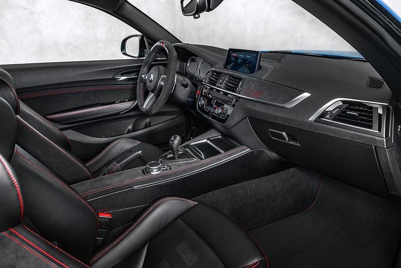 BMW M2 CS - fotka 23 z 36