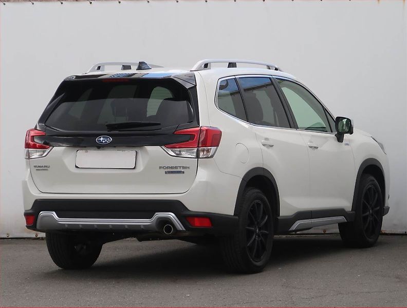 Subaru Forester (2024) 2.0 e-Boxer MHEV, MHEV,4X4 - fotka 5 z 24