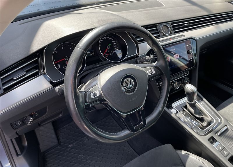 Volkswagen Passat 2,0 TDi,140kW,DSG,ČR - fotka 11 z 25