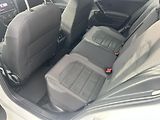 Volkswagen Golf Variant 2,0TDi Highline NAVI LEDMATRIX - náhled 30