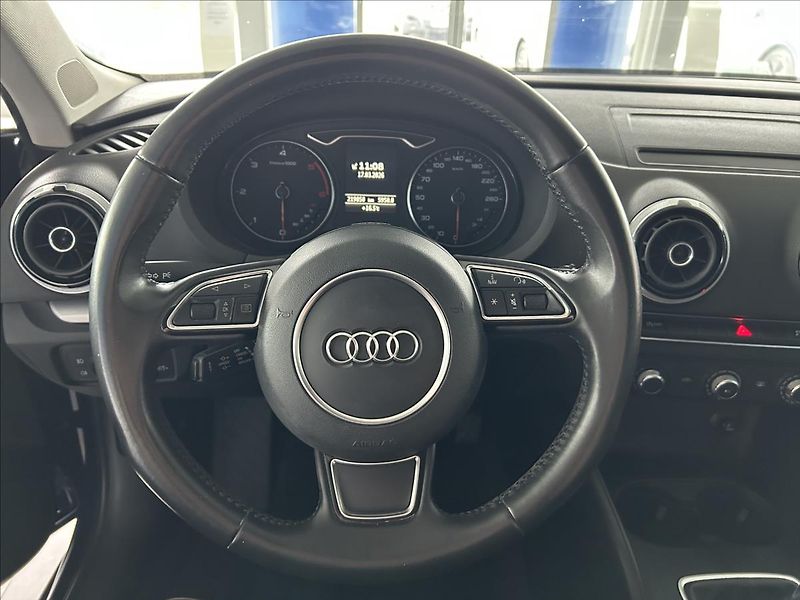 Audi A3 2,0   TDI 110kW,SERVISKA,NAVI - fotka 12 z 27