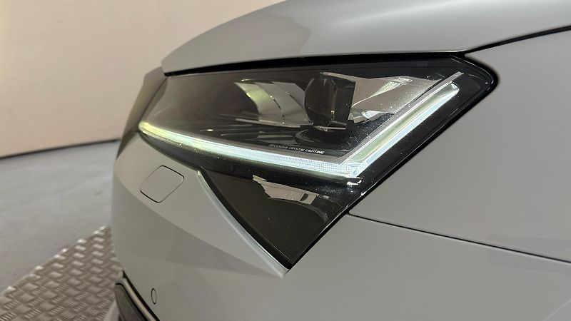 Škoda Superb 2.0 TDI DSG L&K Combi - fotka 18 z 34