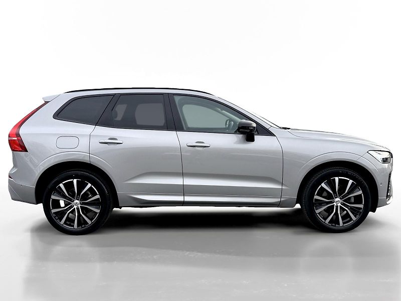 Volvo XC60 B5 AWD PLUS DARK /ventil. sed. - fotka 8 z 48