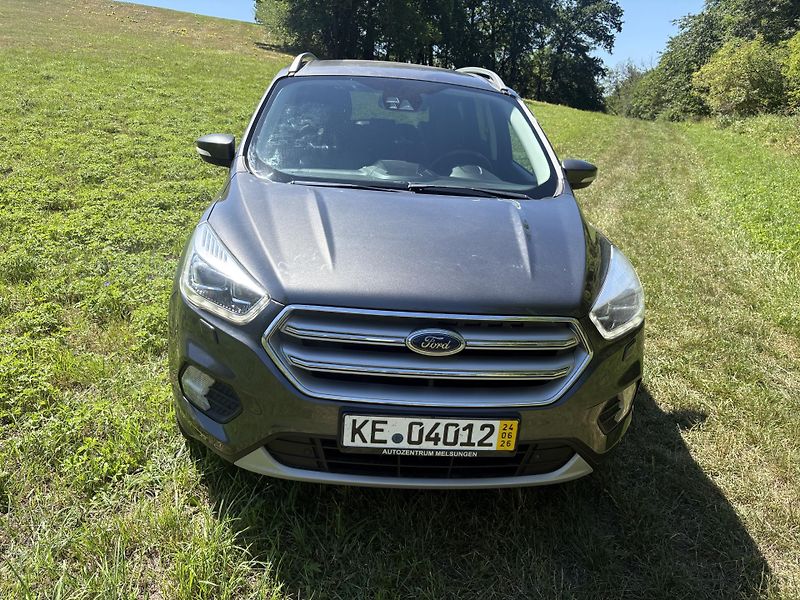 Ford Kuga (2019) Titanium 2.0 TDCi 4X4  - fotka 2 z 37