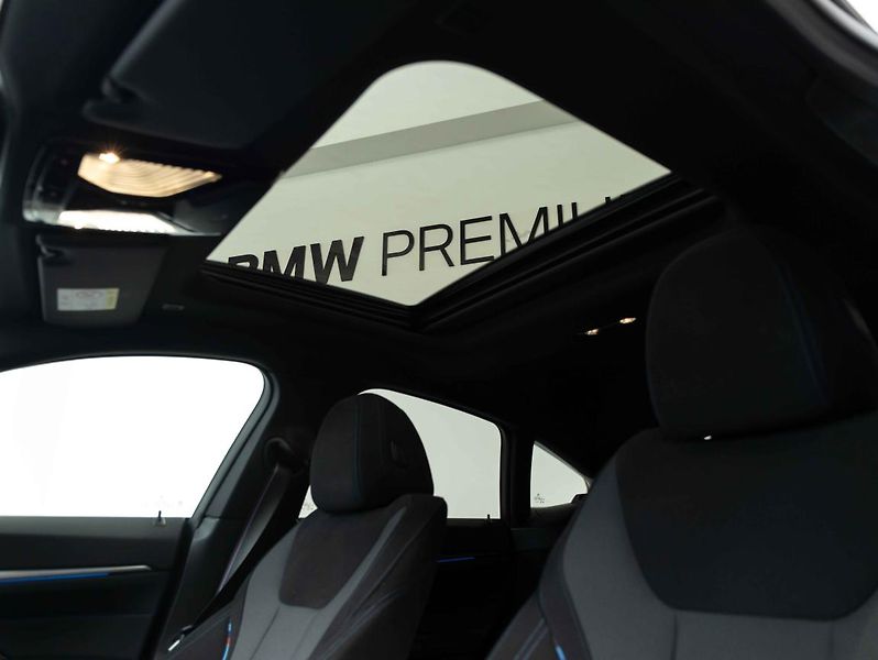 BMW i4 xDrive40 Gran Coupe - fotka 22 z 22