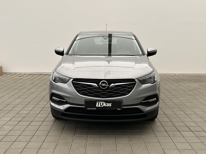 Opel Grandland 1.2 TURBO Edition - fotka 8 z 33