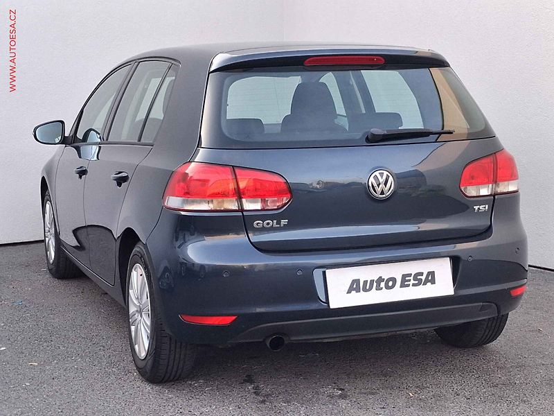 Volkswagen Golf (2012) 1.2TSi, ČR, Comfort, park - fotka 6 z 16