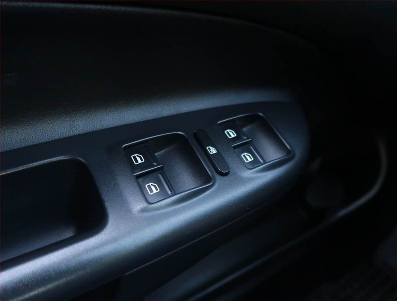 Škoda Octavia (2011) 1.6 TDI, Tempomat - fotka 17 z 19