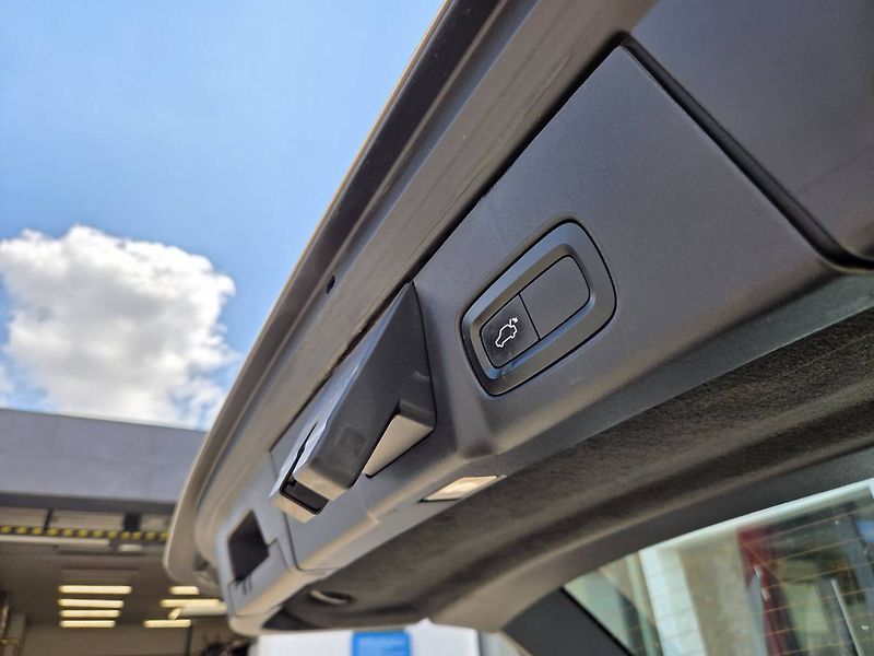 Volvo V90 (2018) D4 2.0 140kW - fotka 36 z 43