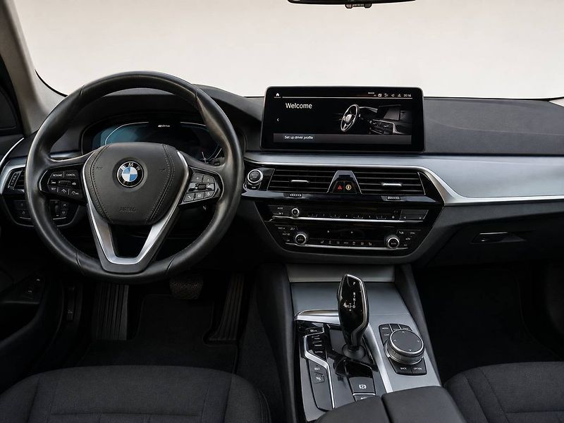 BMW Řada 5 530e xDrive Kamera AdTempomat - fotka 9 z 11