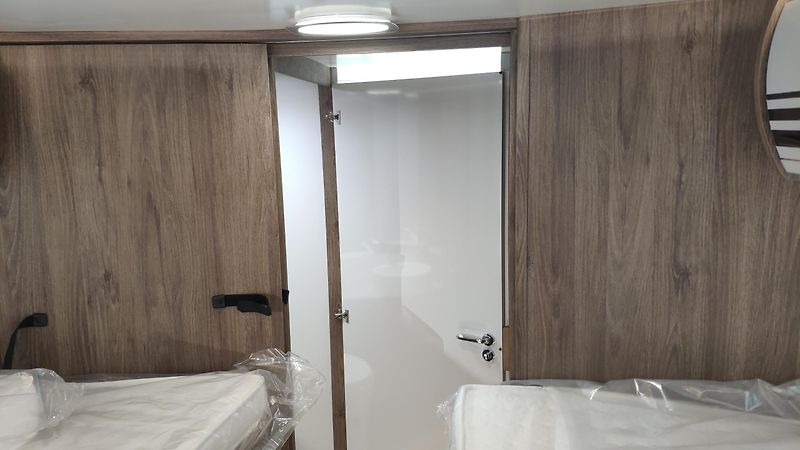 CI Caravans International (2026) MAGIS 87 INTEGRAL 2x skladem - fotka 18 z 27