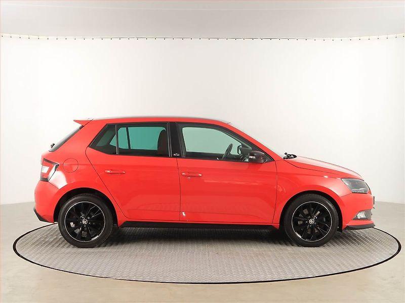 Škoda Fabia (2018) Monte Carlo 1.0 TSI, Automat - fotka 6 z 18
