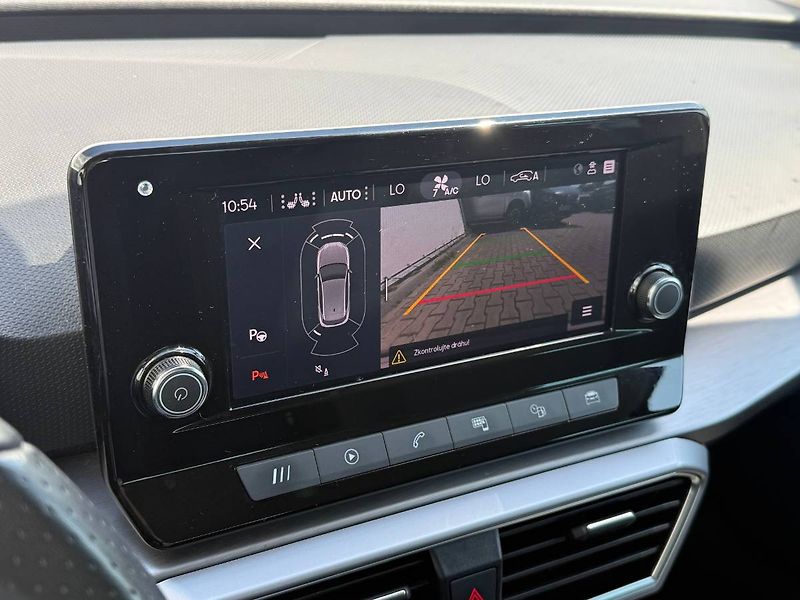 Seat Leon (2022) 1.5 TSI 96 kW FR - fotka 13 z 22