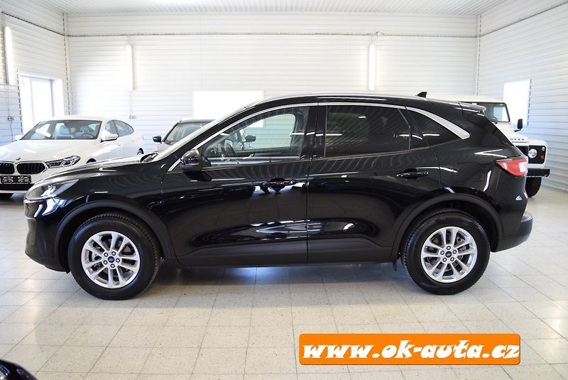 Ford Kuga 2.5 HYBRID TITANIUM 2023  - fotka 2 z 60