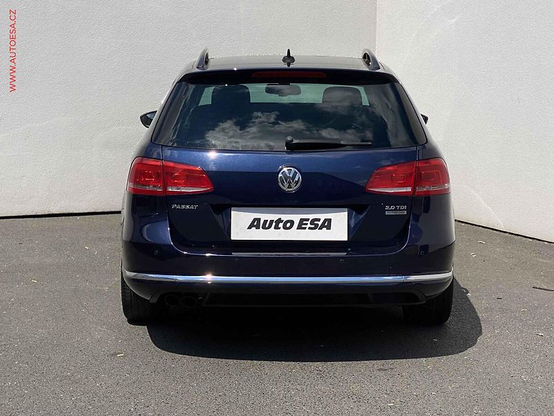 Volkswagen Passat (2011) 2.0 TDI, Comfortline, navi - fotka 5 z 19