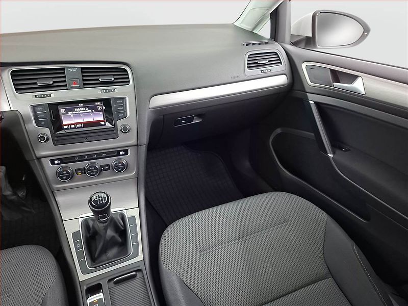 Volkswagen Golf (2014) 1.2 TSI, Tempomat - fotka 8 z 14