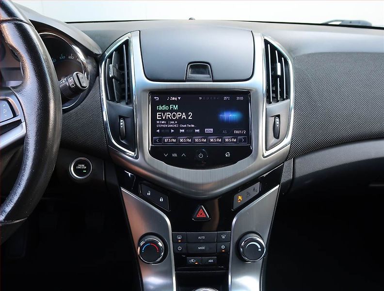 Chevrolet Cruze (2013) 1.8 i 16V, po STK - fotka 12 z 17