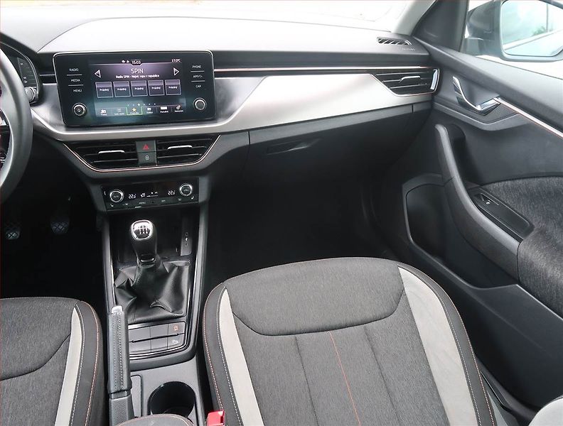Škoda Scala (2019) 1.6 TDI, Tempomat - fotka 8 z 13