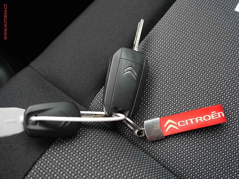 Citroën C4 Cactus (2015) 1.2 PT, ČR, AC, tempo, park - fotka 21 z 21