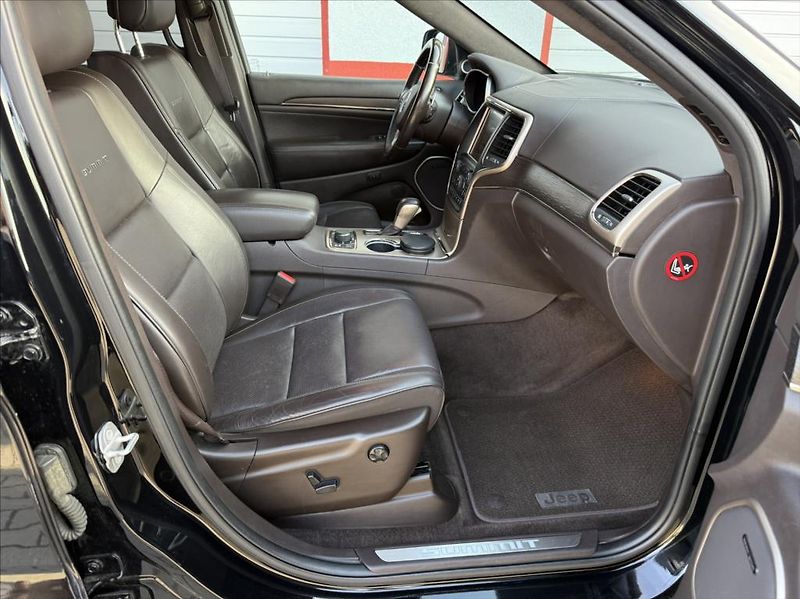 Jeep Grand Cherokee 3,0 CRD SUMMIT H&K awd záruka - fotka 22 z 42